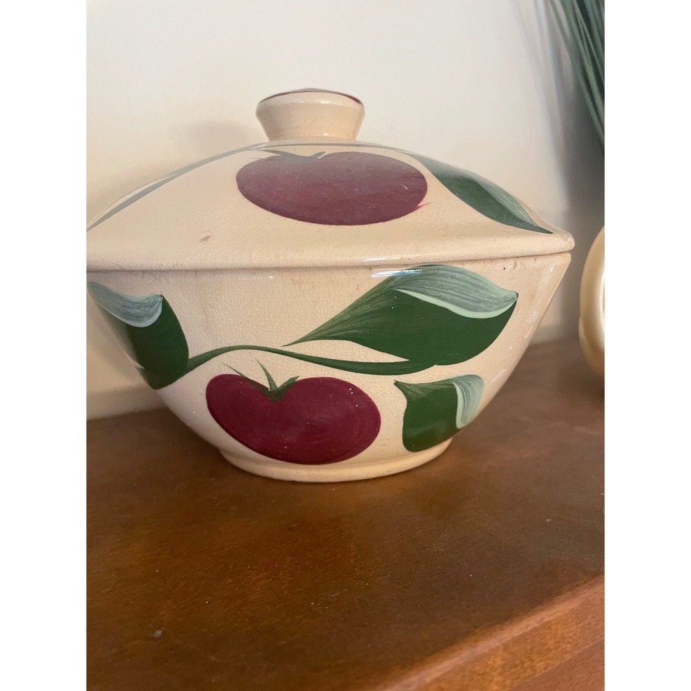 Vintage Watt OvenWare 9" Covered Bowl Casserole Dish - Watt 3-Leaf Apple Dish